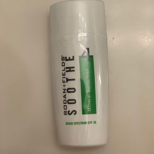 Rodan+Fields. SOOTHE #4 mineral sunscreen